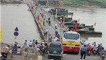 Thông cầu phao sông Đuống sau khi bị đâm thủng